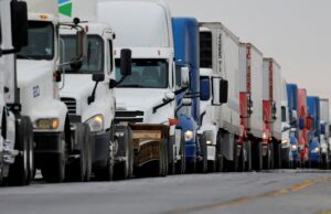 Las guerras comerciales estallan cuando Trump golpea a Canadá, México, China con aranceles empinados