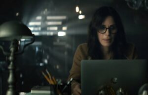 Esta serie de terror Courtney Cox te hará reír y luego se pregunta por qué