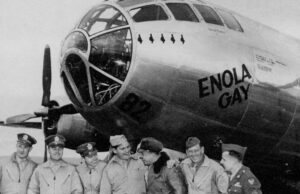 Enola Gay, un avión de la Segunda Guerra Mundial, se elimina de la presencia militar en línea porque “gay”