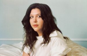 Lucy Dacus sobre Finding Love With Julien Baker, Queer Fandom, y su nuevo álbum 'Forever Is A Feeling'