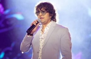 Sonu Nigam insta a la calma a medida que las botellas y las piedras interrumpen el concierto de DTU: “Por favor, aisa na kariye”: Bollywood News
