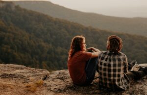 7 banderas verdes que demuestran que moverse juntos no serán un error