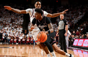 Texas A&M Mess Auburn: Por qué los tigres siguen proyectados como semillas en general número 1 en el torneo de la NCAA a pesar de la pérdida