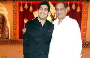 El padre de Ayan Mukerji, Deb Mukerji, pasa