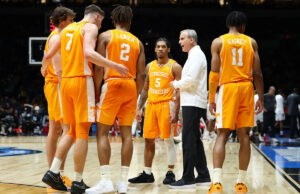 March Madness 2025: No. 1 Houston se dirige a la Final Four después de mantener el No. 2 Tennessee a solo 15 puntos de la primera mitad