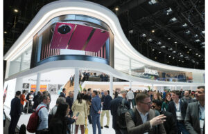 Huawei lleva el primer teléfono triple comercial de triple comercial a MWC 2025 del mundo a MWC 2025