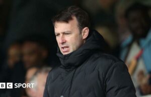 Dougie Freedman: Director Sporting de Crystal Palace se irá para un posible papel de Arabia Saudita