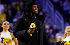 Bryce Underwood de Michigan, Dakorien Moore de Oregon, entre los estudiantes de primer año de fútbol universitario clave para ver durante la primavera