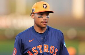 Observe cómo los Astros sorpresa a la mejor prospección Cam Smith al hacer que su familia anuncie que hizo la lista del día de apertura
