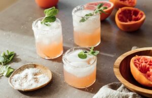 Un cóctel de vodka de pomelo para sacudir este día de San Valentín (receta de perro salado)