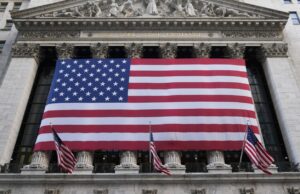 Las acciones asiáticas se deslizan a medida que los inversores se preparan para una mayor incertidumbre sobre los aranceles, esperan el informe de empleos de EE. UU.