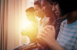 Desarrollo espiritual virtual a través de varias vías en línea