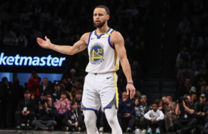 Los guerreros usan otro ascensor de medio tiempo increíble de Stephen Curry para combinar la victoria de regreso a las redes