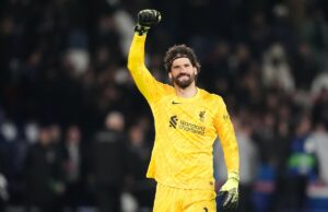 Alisson: Liverpool tiene el 'mejor portero del mundo', pero el futuro es complicado