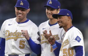 Bling, Bling: los Dodgers muestran anillos brillantes de la Serie Mundial en la ceremonia previa al juego