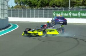MIRAR: YouTuber MrBeast Crashes Formula E Car