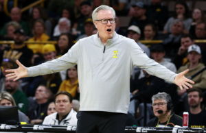 Iowa dispara a Fran McCaffery: el entrenador desde hace mucho tiempo después del torneo de la señorita de los Hawkeyes NCAA por segunda temporada consecutiva