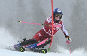 Katharina Truppe se prepara el primer título de la Copa Mundial con la victoria de Slalom ya que Mikaela Shiffrin termina tercero para establecer un nuevo récord de podio