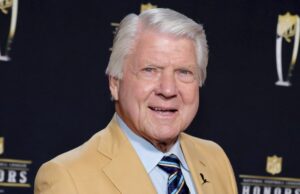 Jimmy Johnson se retira de Fox Sports después de ser una cara de su cobertura de la NFL durante la mayoría de las 3 décadas