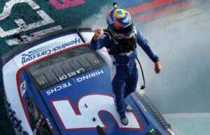 NASCAR en Homestead Resultados: Kyle Larson capitaliza el error de Alex Bowman por la primera victoria de 2025