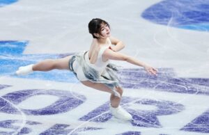 Alysa Liu toma el liderazgo sorpresa en el campeonato mundial de patinaje figurado, limitando su sensacional regreso al deporte