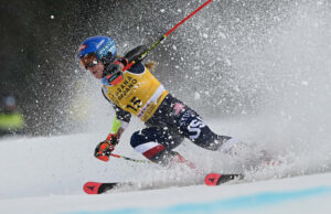 Mikaela Shiffrin a Miss 2025 Copa Mundial Giant Giant Slalom Race A continuación se presentan la primera salida