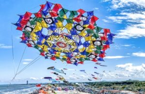 Este abril, miles de cometas pintarán el cielo para un festival internacional de vuelo – Colossal