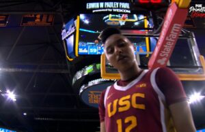 Juju Watkins de la USC lleva a cabo un bloque desagradable en Gabriela Jaquez de UCLA