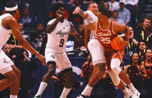 Texas mantiene vivas las esperanzas del torneo de la NCAA con una dramática victoria de doble ot sobre Texas A&M