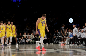 Lakers, Luka Dončić falla la primera prueba sin LeBron James en Fea derrota ante las redes, dejando a JJ Redick frustrado