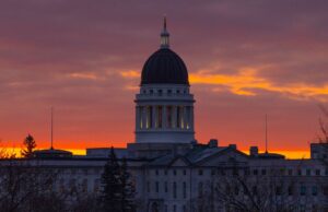 A pesar de las amenazas de Trump, Maine permitirá a las niñas trans practicar deportes