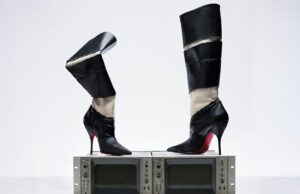 De cerca y personal con la colaboración Maison Margiela de Christian Louboutin