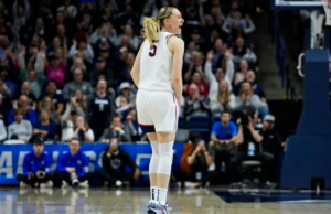 MARCHE MARCHA MUJER LA MADRITA 2025: La carrera de la carrera de los bueckers de UConn en el último juego en casa a medida que avanzan los Huskies