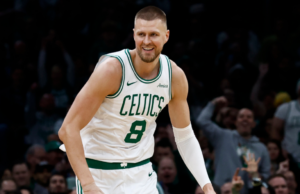 'Kristaps porzingis de los Celtics lidiando con misterio' Enfermedad viral ', se pierde el sexto juego consecutivo