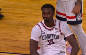 Samson Johnson termina duro y 1 de la colocación, extendiendo el liderazgo de UConn sobre Villanova