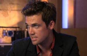 Tyler Hilton de One Tree Hill está por debajo para regresar para el reinicio, y me encanta su idea sobre lo que Chris haría hoy