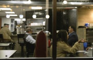 El paso del tiempo es algo peculiar en un restaurante de 24 horas