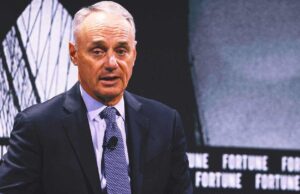 Rob Manfred dice que MLB no está listo para la tapa salarial, la regla dorada al turno al bat en el corto plazo