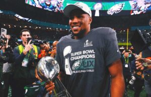 ¿Quiénes son los jugadores mejor pagados de la NFL en cada posición?