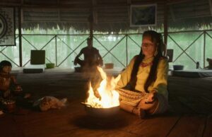 Para una chamana amazónica, las ceremonias de ayahuasca son un rito y un negocio