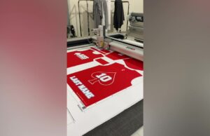 Ex estudiante-atleta de Utampa ayudando a miles de niños a practicar deportes con el equipo correcto
