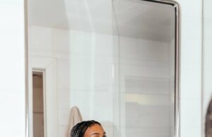 Consejo de dermatólogo sobre tratamientos de cuidado de la piel en el hogar frente a la oficina