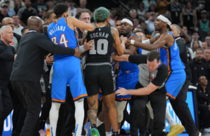 Reloj: la pelea casi estalla durante la victoria de Thunder sobre los Spurs, múltiples jugadores expulsados