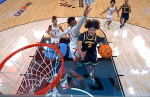 Tre Donaldson de Michigan termina la bandeja ganadora del juego en los últimos segundos para derrotar a Maryland