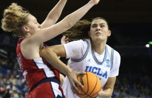 Madura de Marcha Femenina 2025: Soporte de torneo de la NCAA imprimible como la mitad del campo Sweet 16 se establece