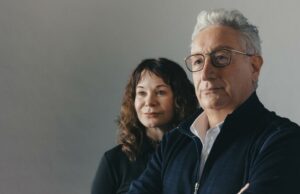 Moisés Kaufman y Amanda Gronich examinan el Holocausto a través de fotos