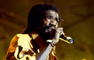 Estrella del reggae jamaicano, cantante de Dolly 'Rocking' Cocoa Tea muerto a los 65 años