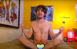Kennedy Center Employee Strips Nude en Video de protesta