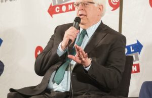 Dennis Prager volverá a la radio de conversación en junio después de una lesión
