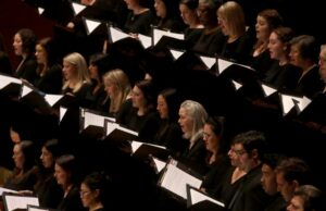 Cómo 'Carmina Burana' se volvió tan popular entre los coros, y Hollywood